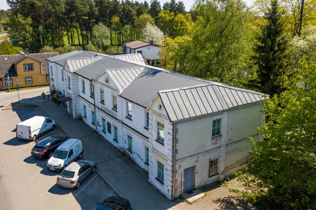 Linnulennulte suur 2-kordne kivimaja