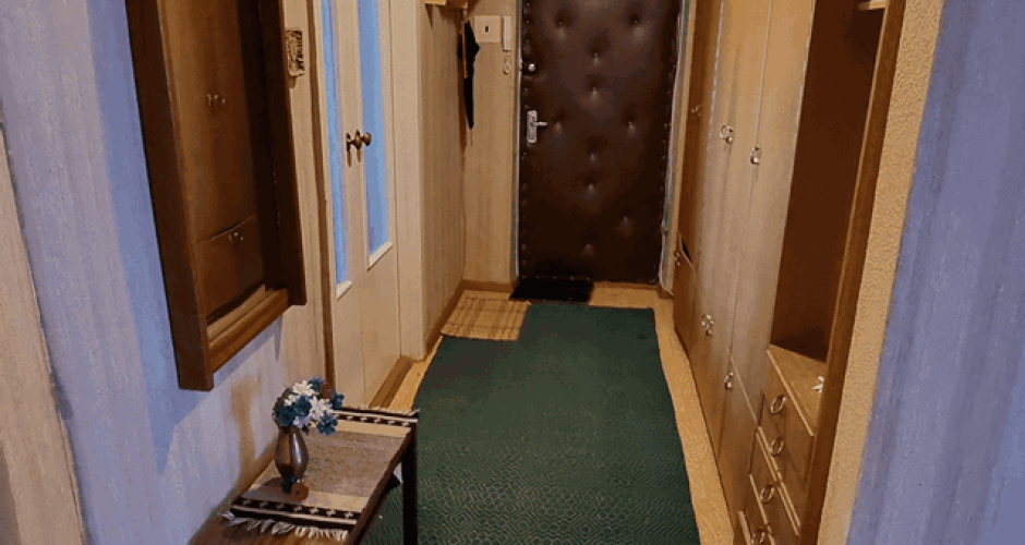 Esiku koridor välisikse poole